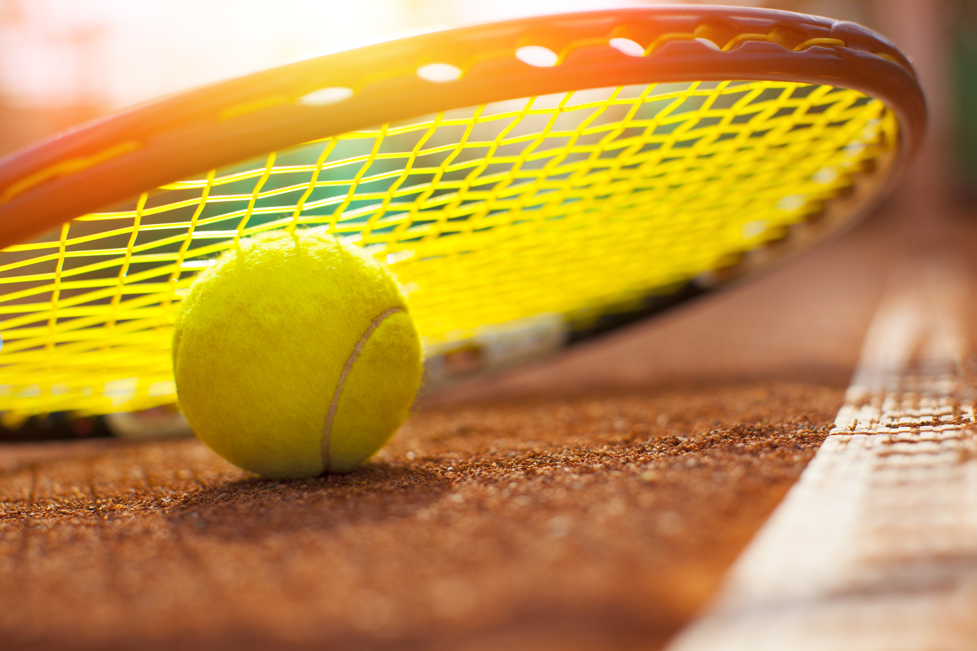 TENNIS UND TENNIS-AUSSTATTUNG - WAS SOLLTEN SIE WISSEN?