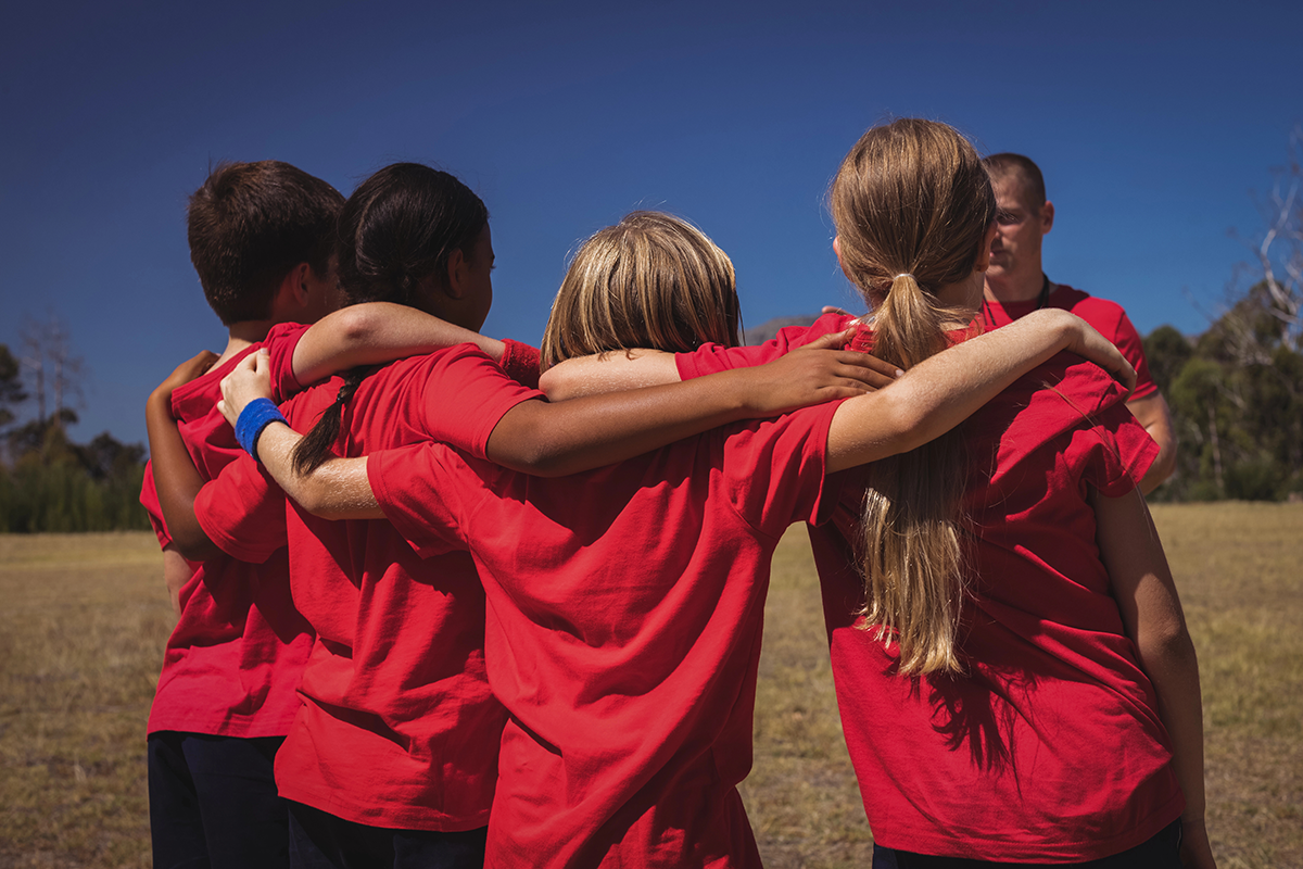 SPORTCAMPS FÜR KINDER – WIE ORGANISIERT MAN SIE UND WELCHE AUSRÜSTUNG IST NOTWENDIG?