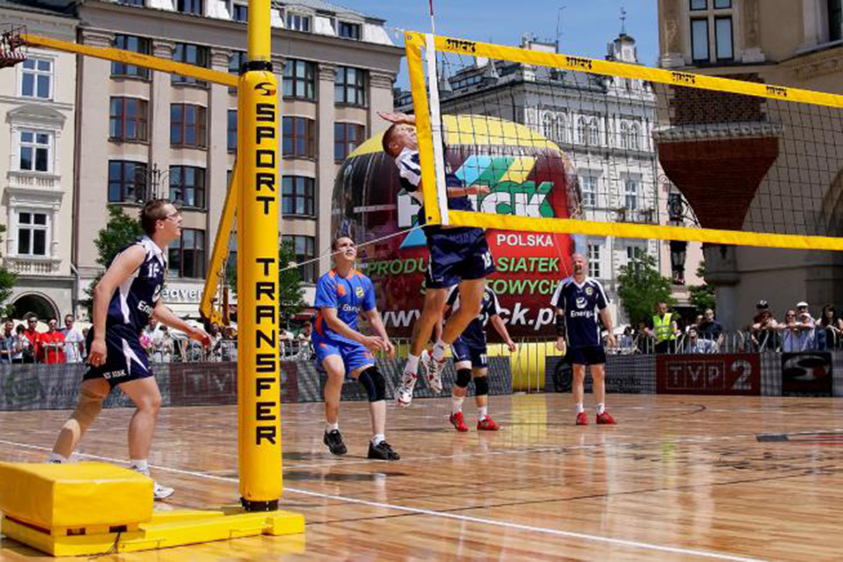 VERMIETUNG VON SPORTGERÄTEN FÜR EVENTS VS. INVESTITION IN EIGENE AUSRÜSTUNG – WAS SOLLTE MAN WÄHLEN?